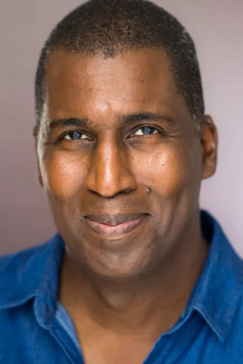 Anthony Holiday interpretando a Neighbor