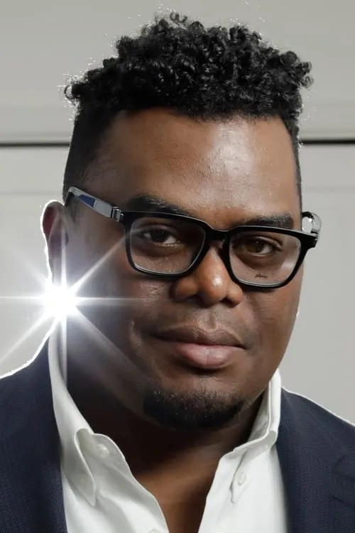 Anthony Parnther interpretando a Self