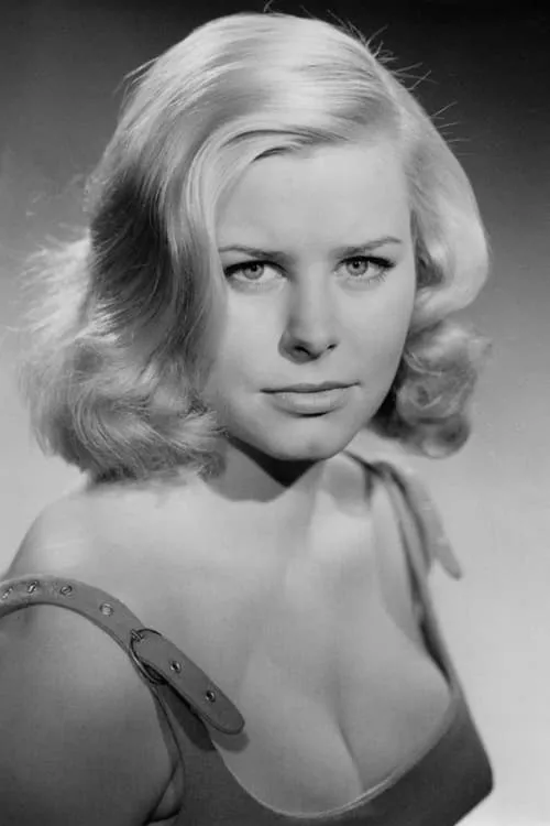 Antje Geerk interpretando a Monika Gruber