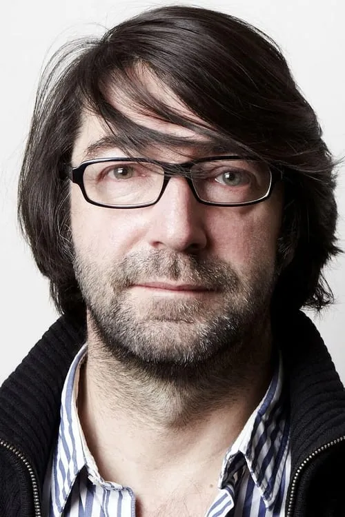 Antoine de Baecque interpretando a Narrator (voice)