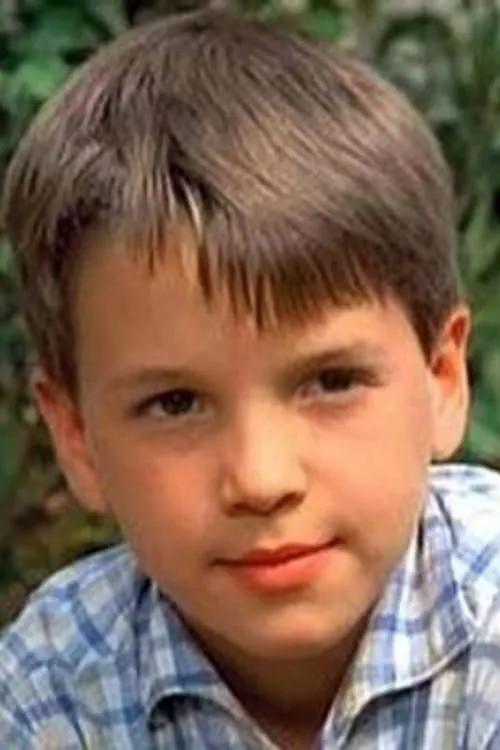 Antoine Hubert interpretando a Louis