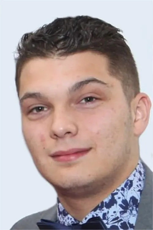 Divya Das ha trabajado con Anton Honik en 2 ocasiones