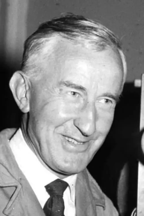 Antoni Bohdziewicz interpretando a Stage Director