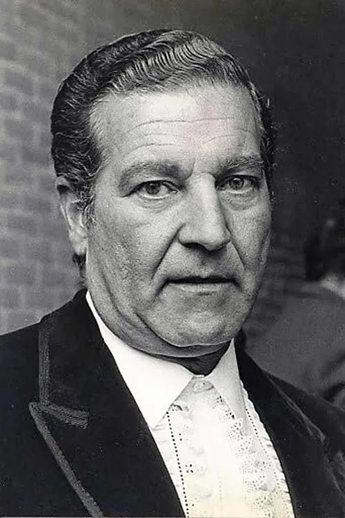 Luis Miguel Dominguín ha trabajado con Antonio Bienvenida en 2 ocasiones