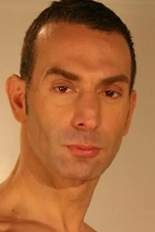 Adam Excell ha trabajado con Antonio Ferrari en 1 ocasiones