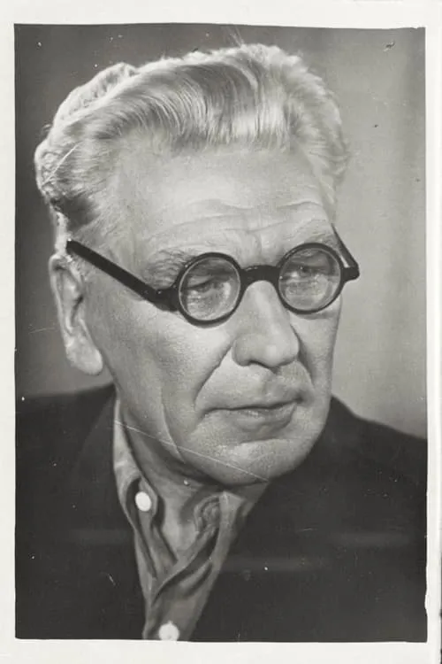 Ants Lauter interpretando a Managing Director