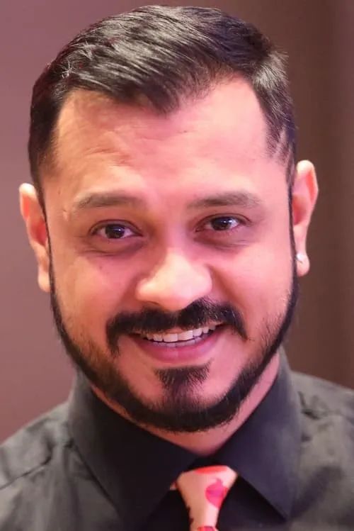 Anuj Garwata interpretando a Ravi