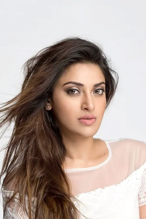 Anushka Ranjan — personaje: Amrita