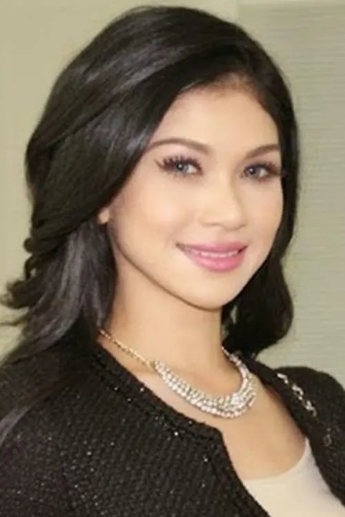 Anzalna Nasir interpretando a 