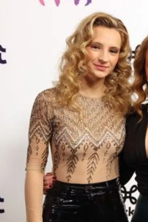 Sanguita Akkrum ha trabajado con Apollonia Sterckx en 1 ocasiones