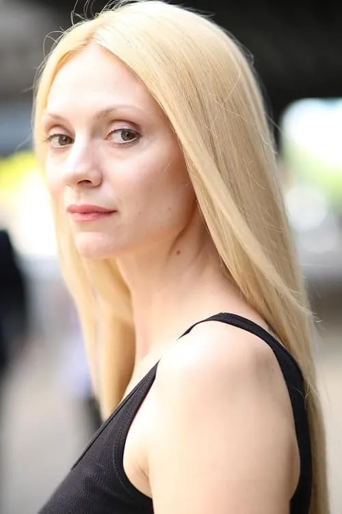 Aprella interpretando a Marketa