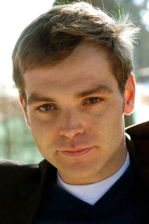 Aran Bertetto interpretando a Mark