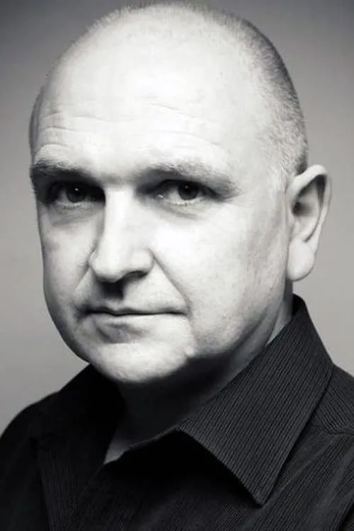 Archie Kelly interpretando a Interviewee