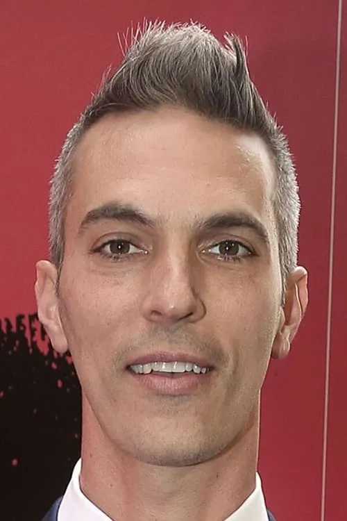 Ari Shapiro — personaje: Host