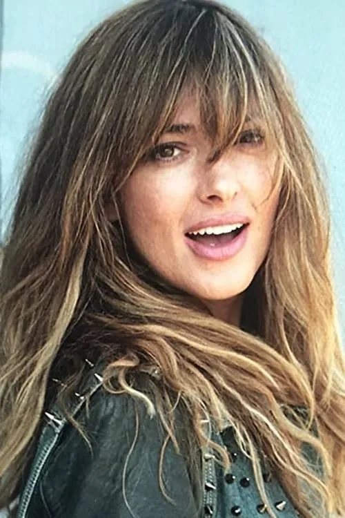 Aria Pullman interpretando a Iris / Beth