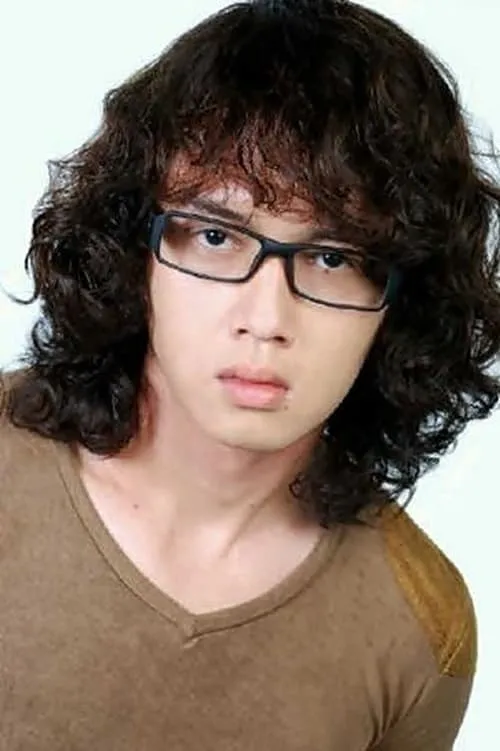 Arick Pramana interpretando a 