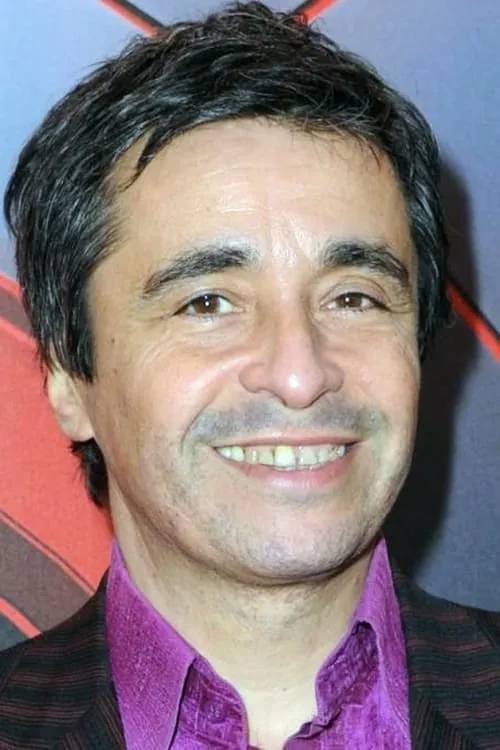 Ariel Wizman interpretando a Vet