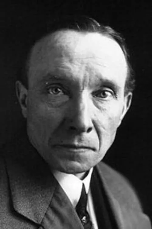 Armand Pouget ha trabajado con Armand Bour en 1 ocasiones