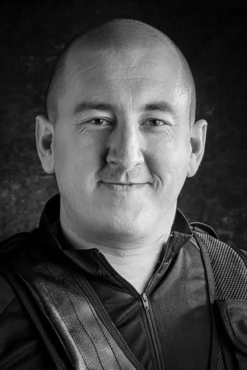 Daniel Thrace ha trabajado con Arron Dennis en 2 ocasiones