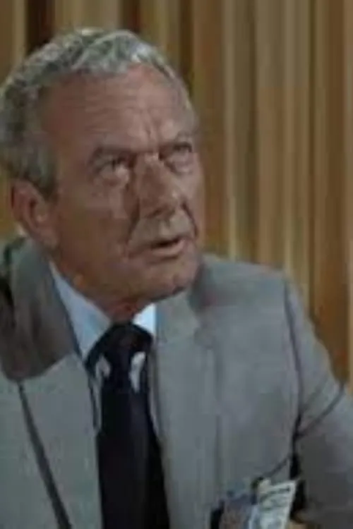 Art Balinger interpretando a Battalion Chief