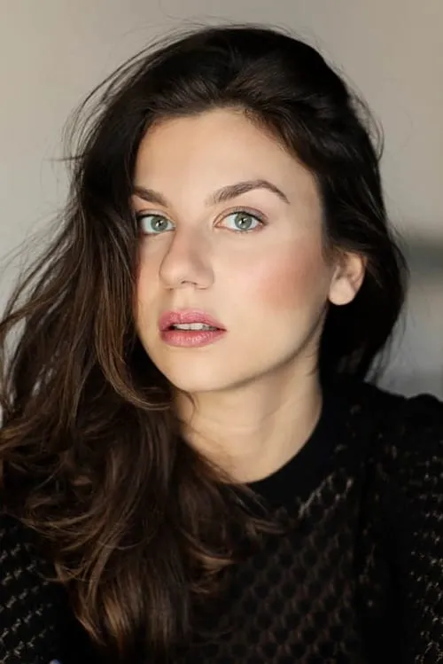 Josephine Eberhard ha trabajado con Artemis Ioannides en 1 ocasiones