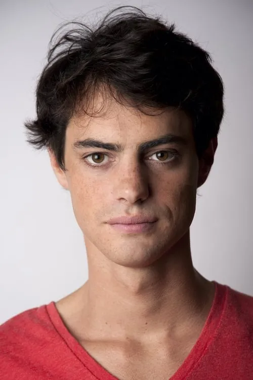 Arthur Fenwick interpretando a Guillaume, le coursier