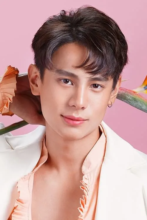 Patcharee Tubthong ha trabajado con Artit Tangwiboonpanit en 1 ocasiones