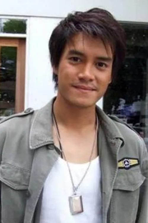 Yingsak Chonglertjetsadawong ha trabajado con Arucha Tosawat en 1 ocasiones