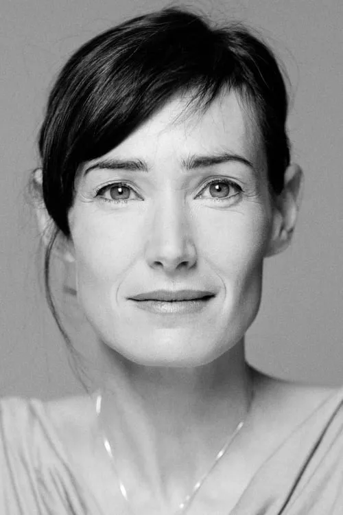 Anu Sinisalo ha trabajado con Åsa Karlin en 7 ocasiones