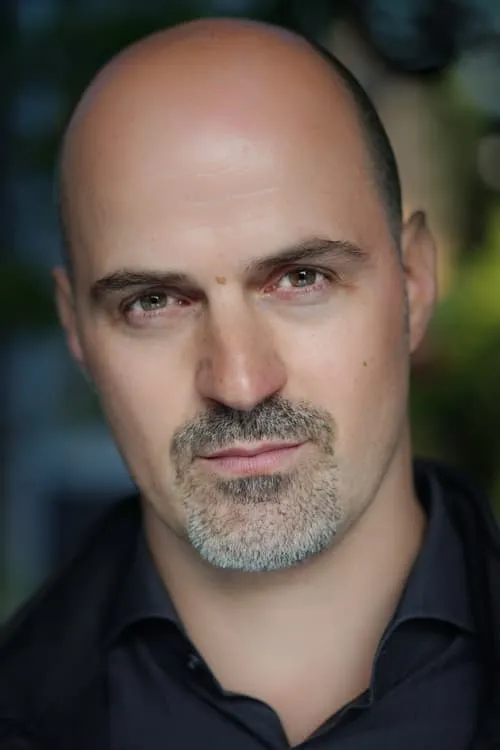 David J. Francis ha trabajado con Asen Grigorov en 1 ocasiones