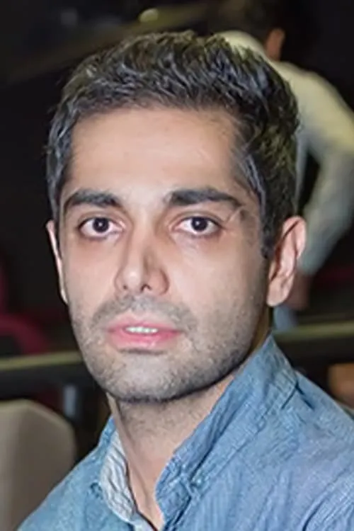Ashkan Eshtiyagh — personaje: Amir Golabi