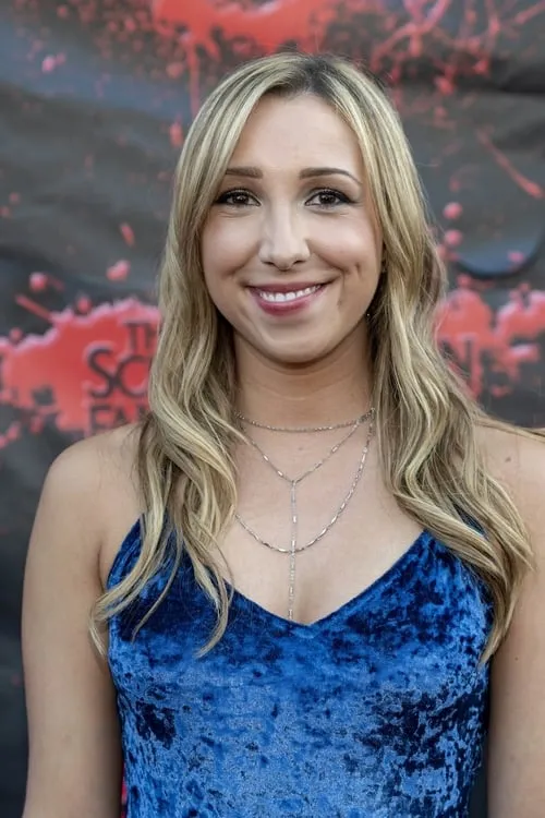 Ashley Edner interpretando a 