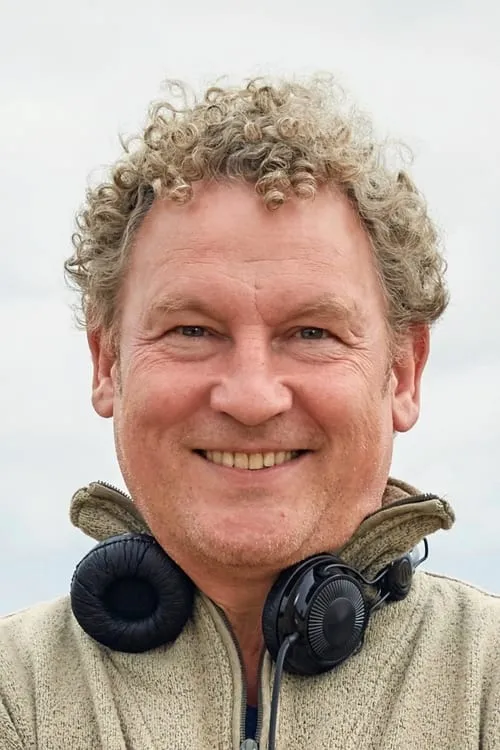 Marshall Lancaster ha trabajado con Ashley Pharoah en 1 ocasiones