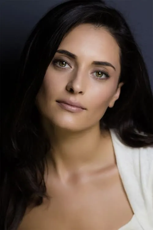 Aslihan Gurbuz — personaje: Valide Halime Sultan