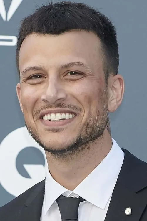 Lucie Jones ha trabajado con Assi Azar en 1 ocasiones