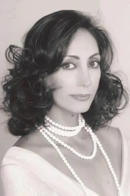 Athina Mavromati interpretando a