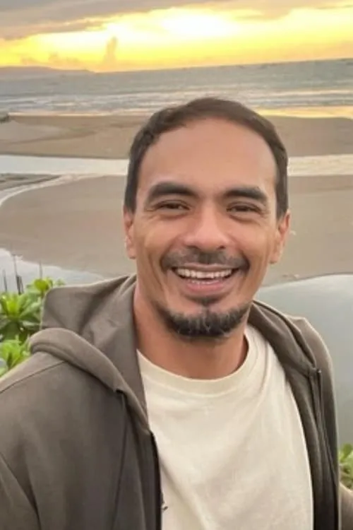 Attar Syah — personaje: Bimo