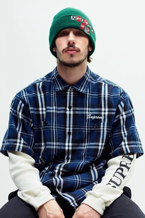 Caleb Barnett ha trabajado con Auguste Bouznad en 4 ocasiones