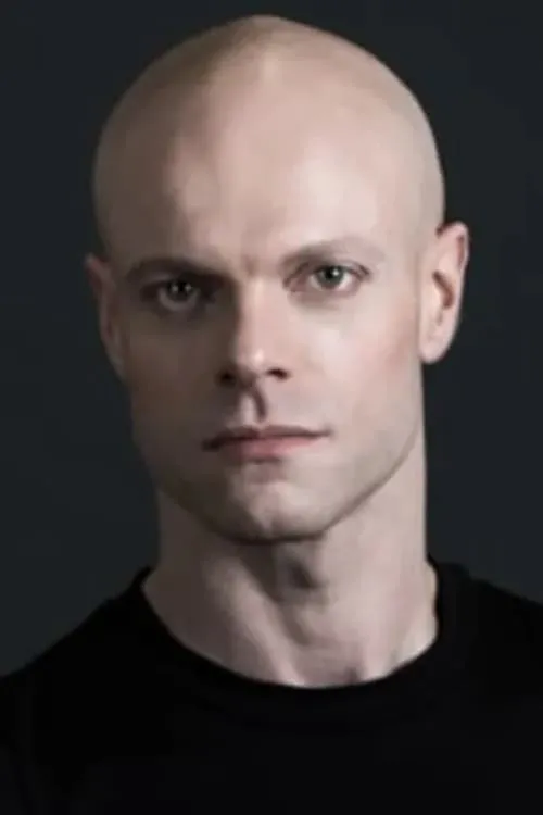 Aurélien Houette interpretando a Mother