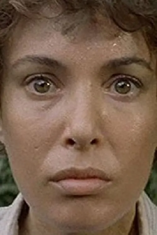 Auretta Gay interpretando a Susan Barrett