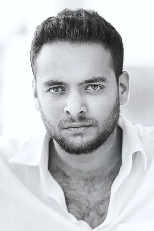 V P Khalid ha trabajado con Austin Dan en 1 ocasiones