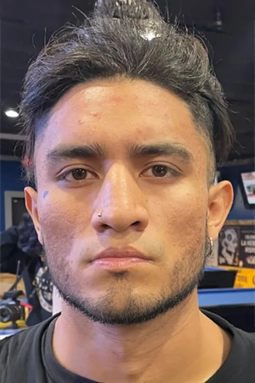 Carlos Sanchez ha trabajado con Avner Hernandez Molina en 1 ocasiones