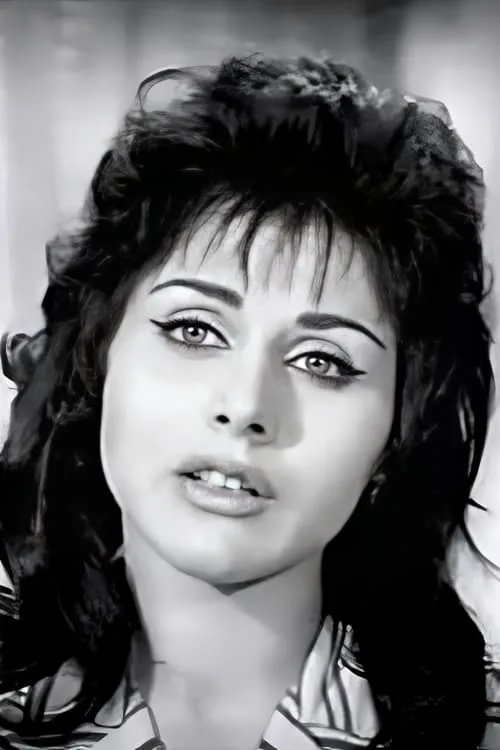 Ayfer Koray interpretando a 