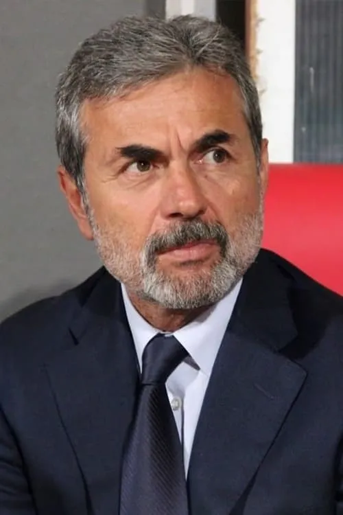 Aykut Kocaman interpretando a Self