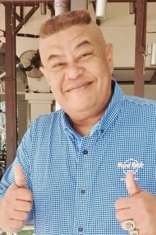 Abu Bakar Omar ha trabajado con Azlee Senario en 1 ocasiones