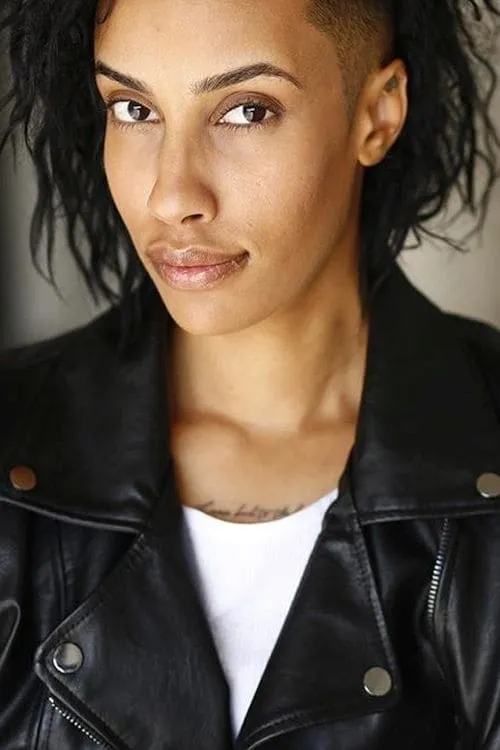AzMarie Livingston interpretando a 