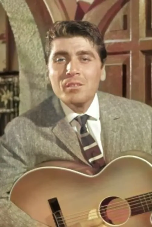 Baki Çallıoğlu interpretando a