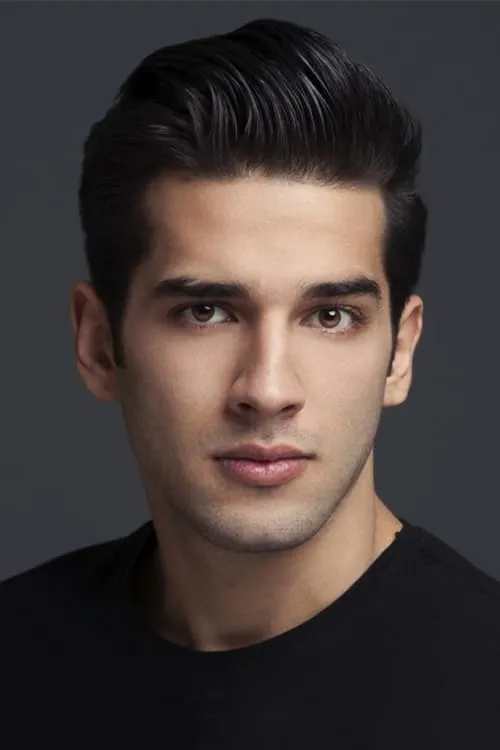 Baran Bölükbaşı interpretando a 