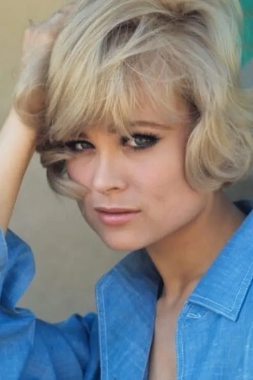 Barbara Bold interpretando a Cathy Carmichael