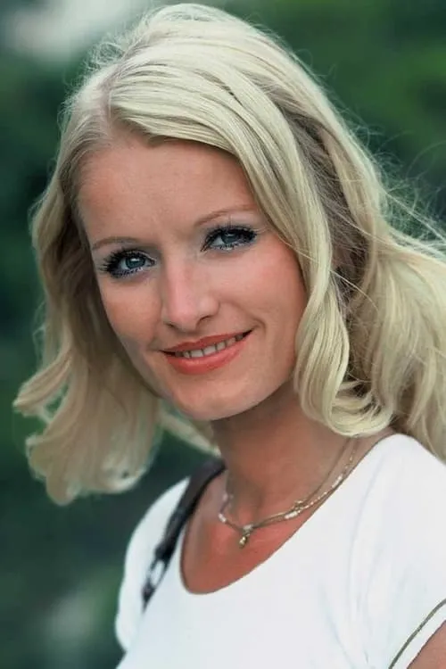 Barbara Kramer — personaje: Renate/Tolrak